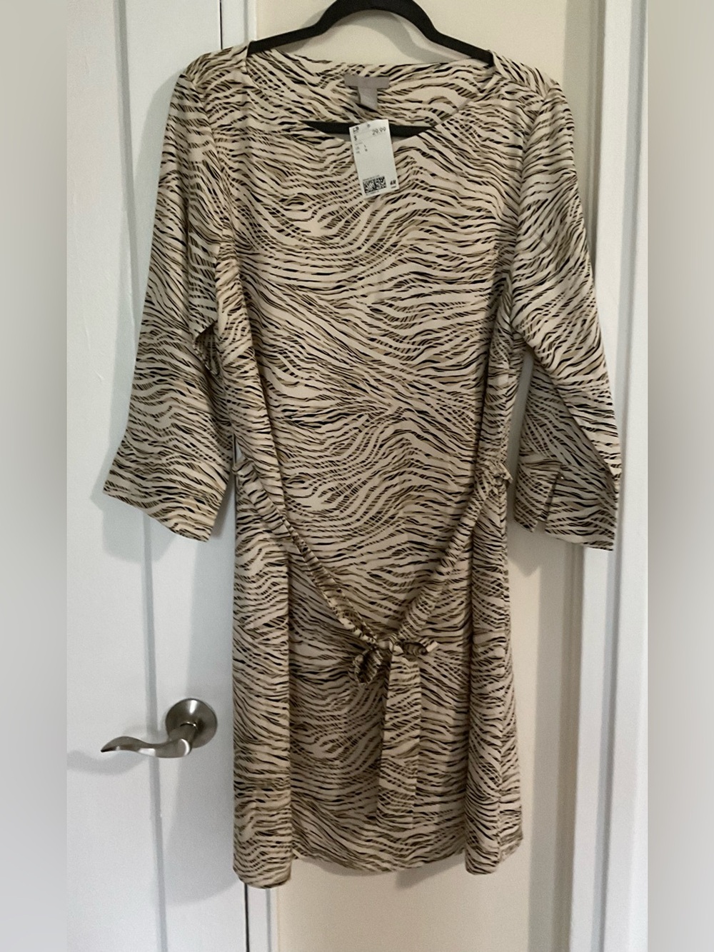 H&M zebra print dress w/tie belt. Size Large. NWT